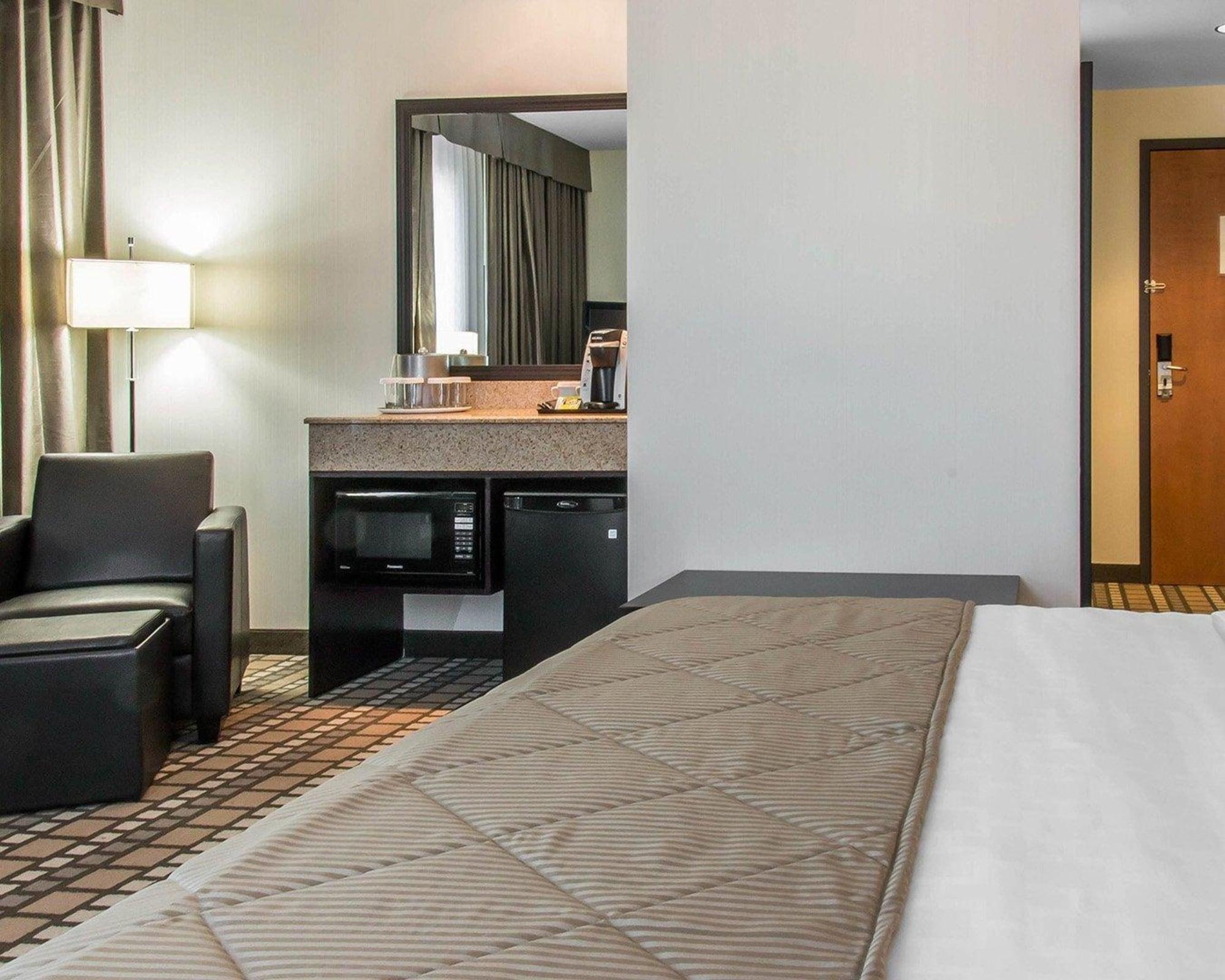 Clarion Hotel & Suites Winnipeg Extérieur photo