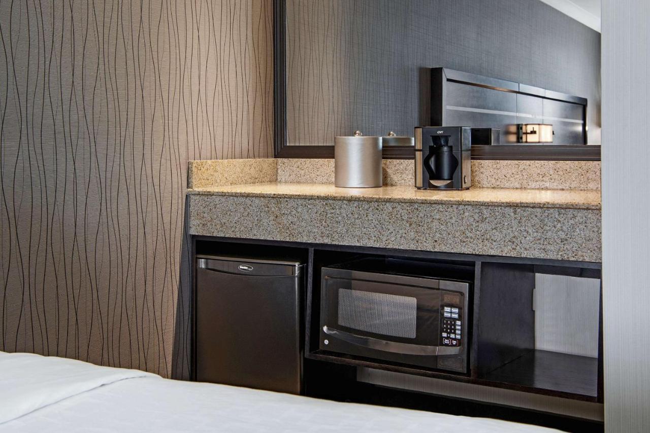 Clarion Hotel & Suites Winnipeg Extérieur photo