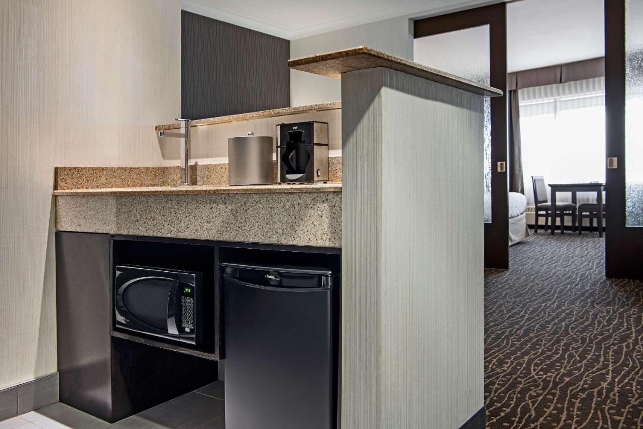 Clarion Hotel & Suites Winnipeg Extérieur photo