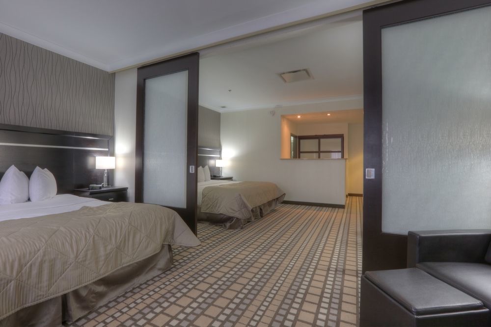 Clarion Hotel & Suites Winnipeg Extérieur photo