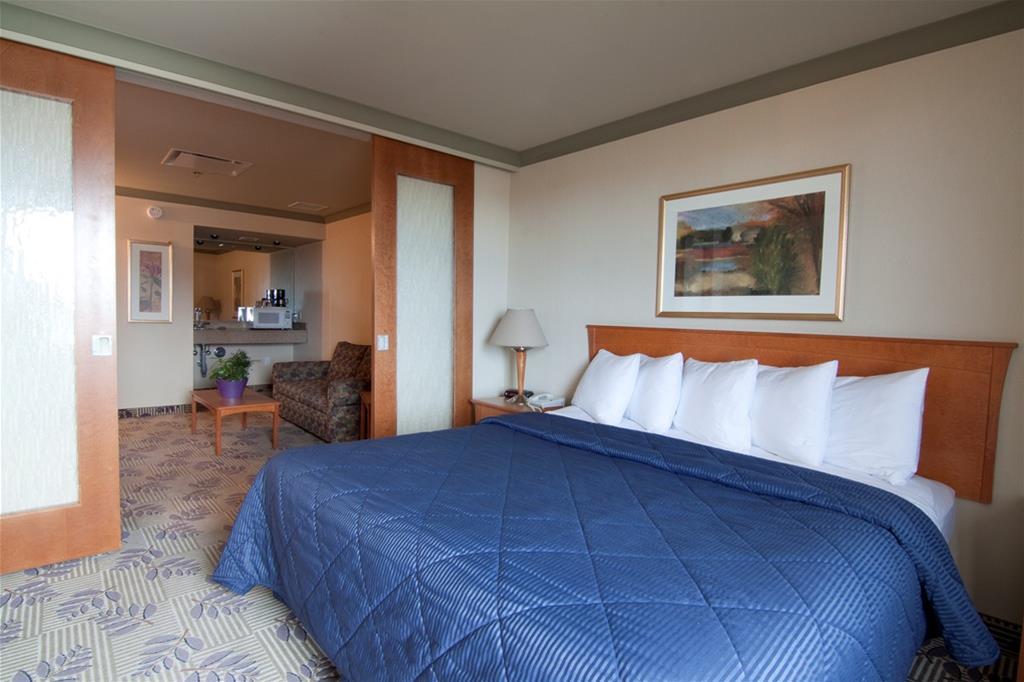 Clarion Hotel & Suites Winnipeg Extérieur photo