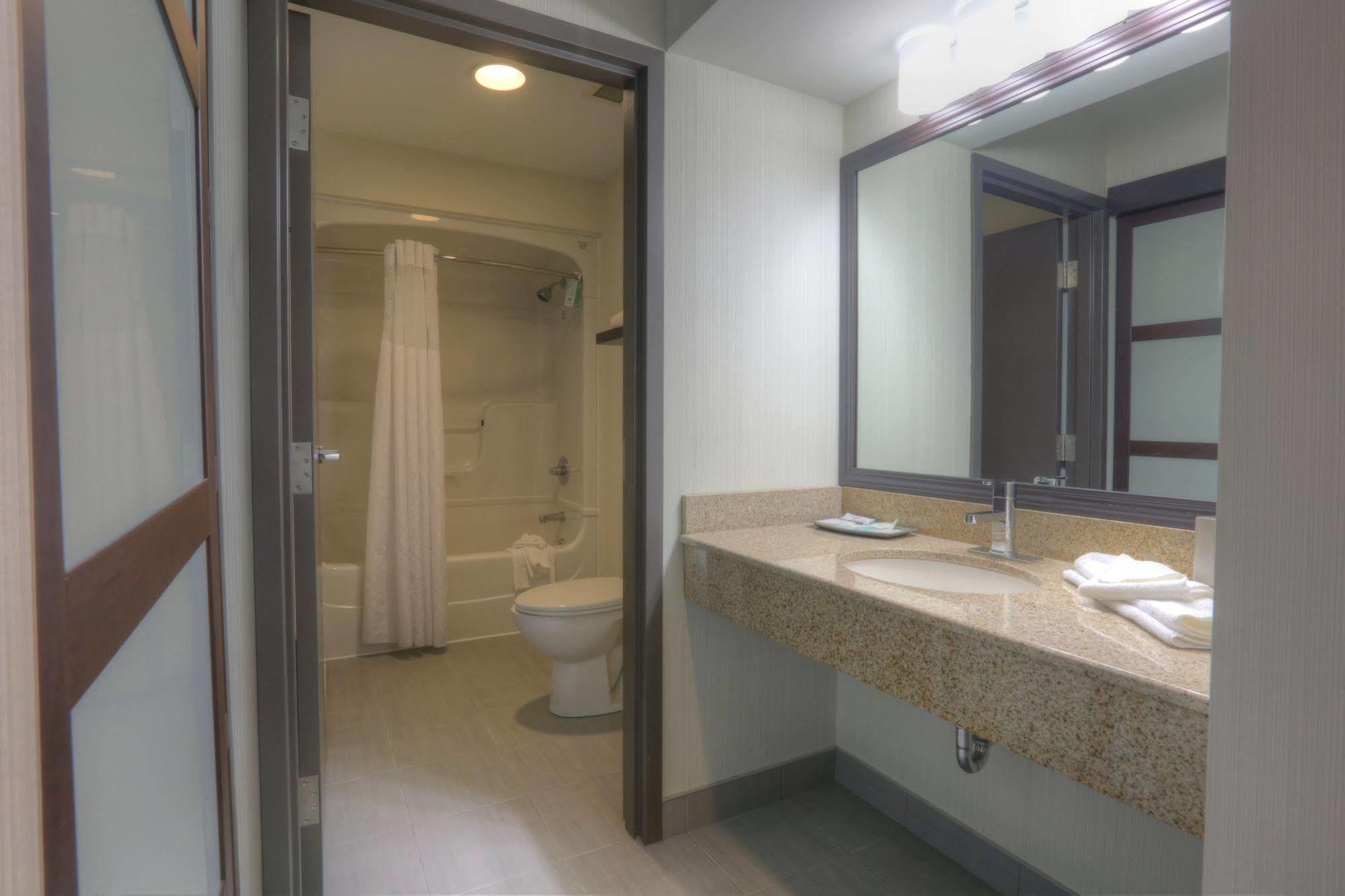 Clarion Hotel & Suites Winnipeg Extérieur photo