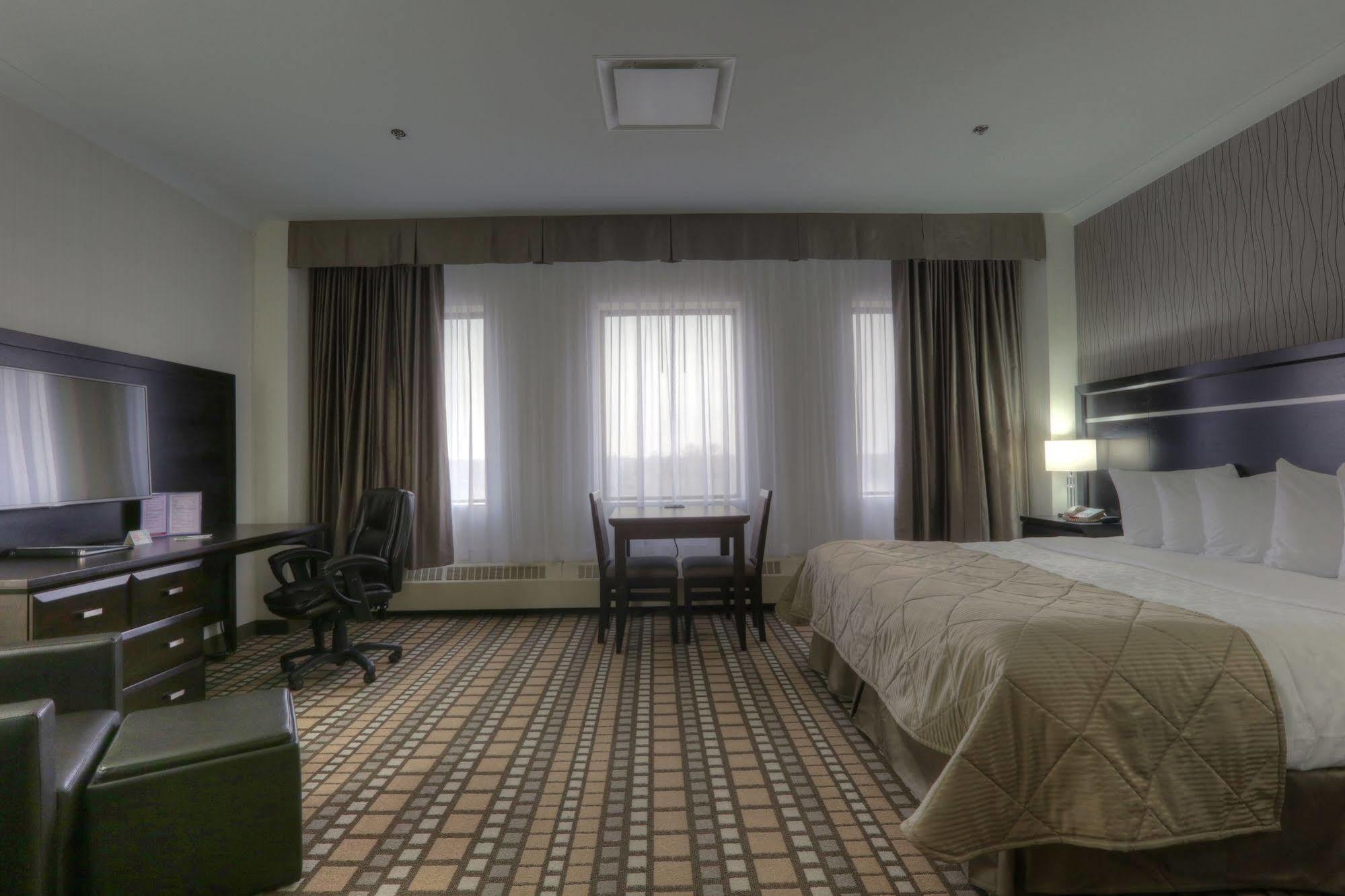 Clarion Hotel & Suites Winnipeg Extérieur photo