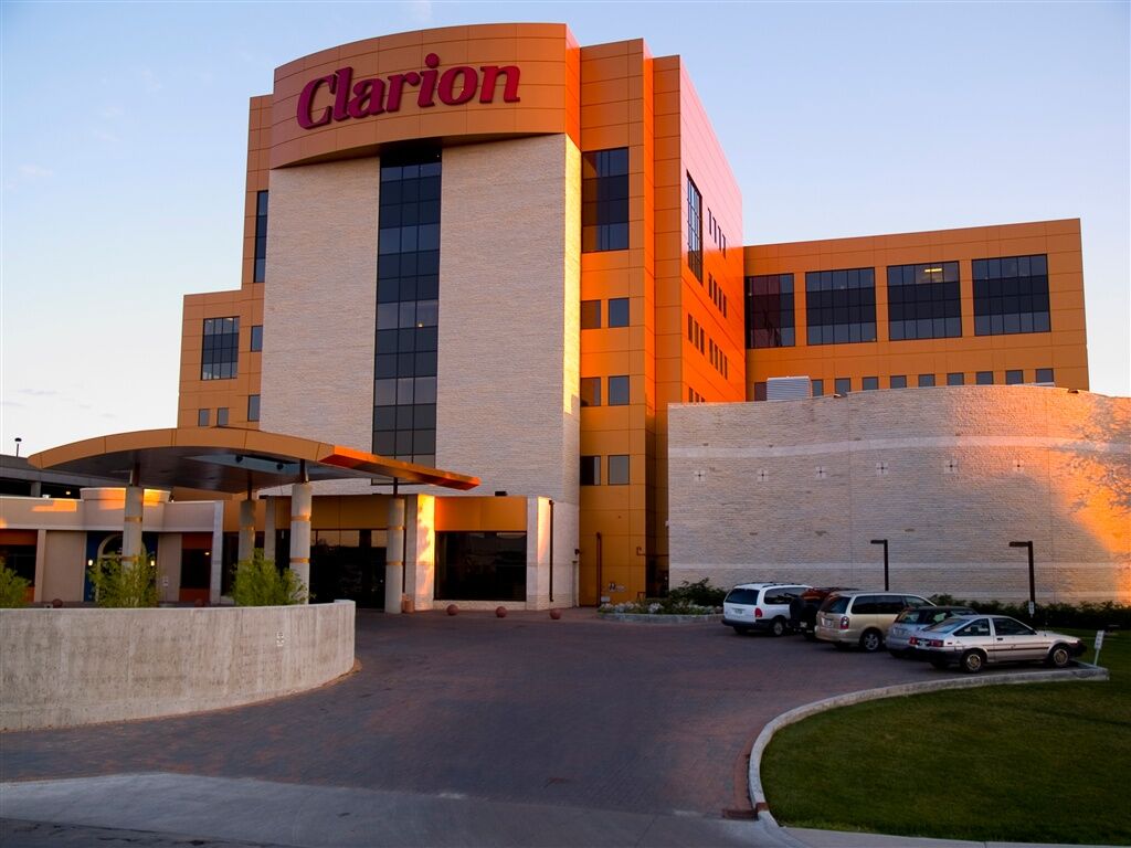 Clarion Hotel & Suites Winnipeg Extérieur photo