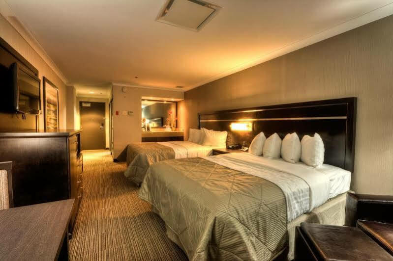 Clarion Hotel & Suites Winnipeg Extérieur photo